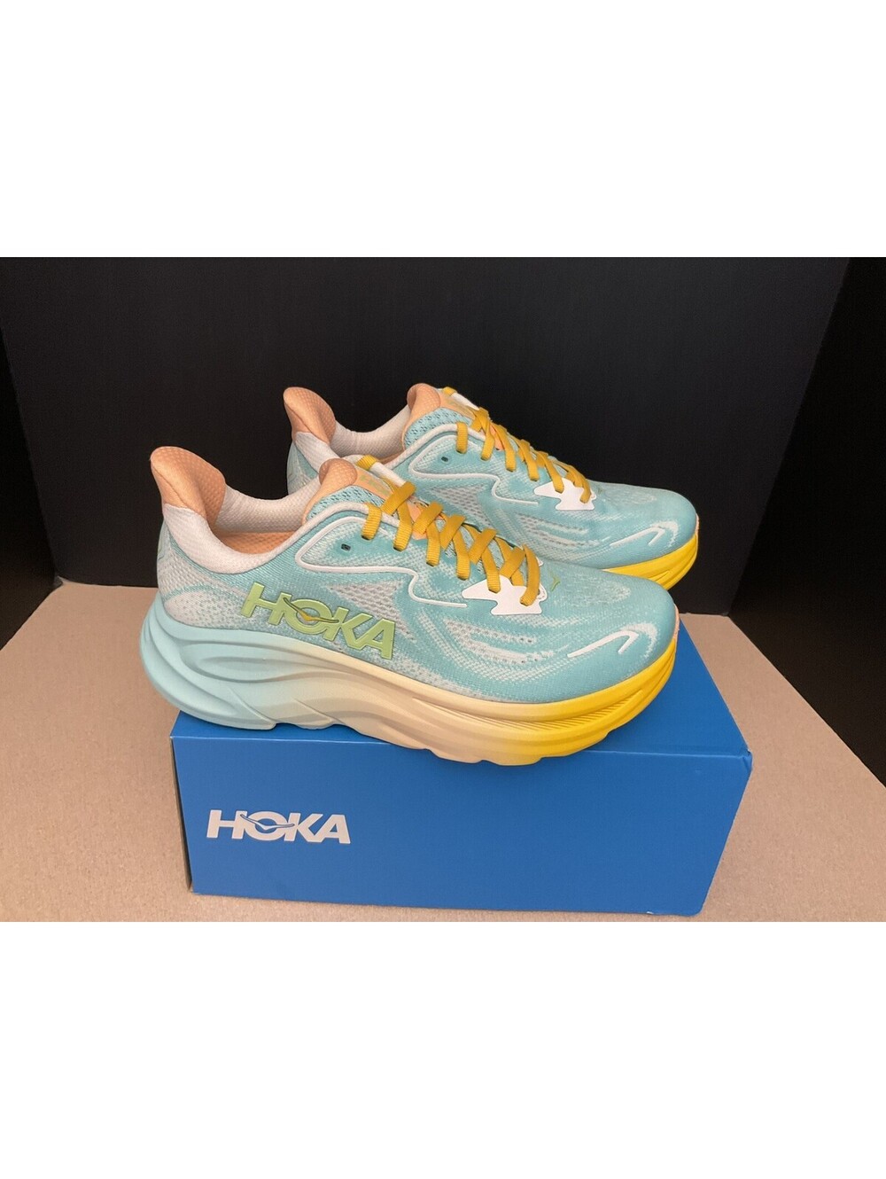 New! Womens Hoka One One Clifton 10 Blue Spark Athletic Shoes. Size 7.5B. Nice!
